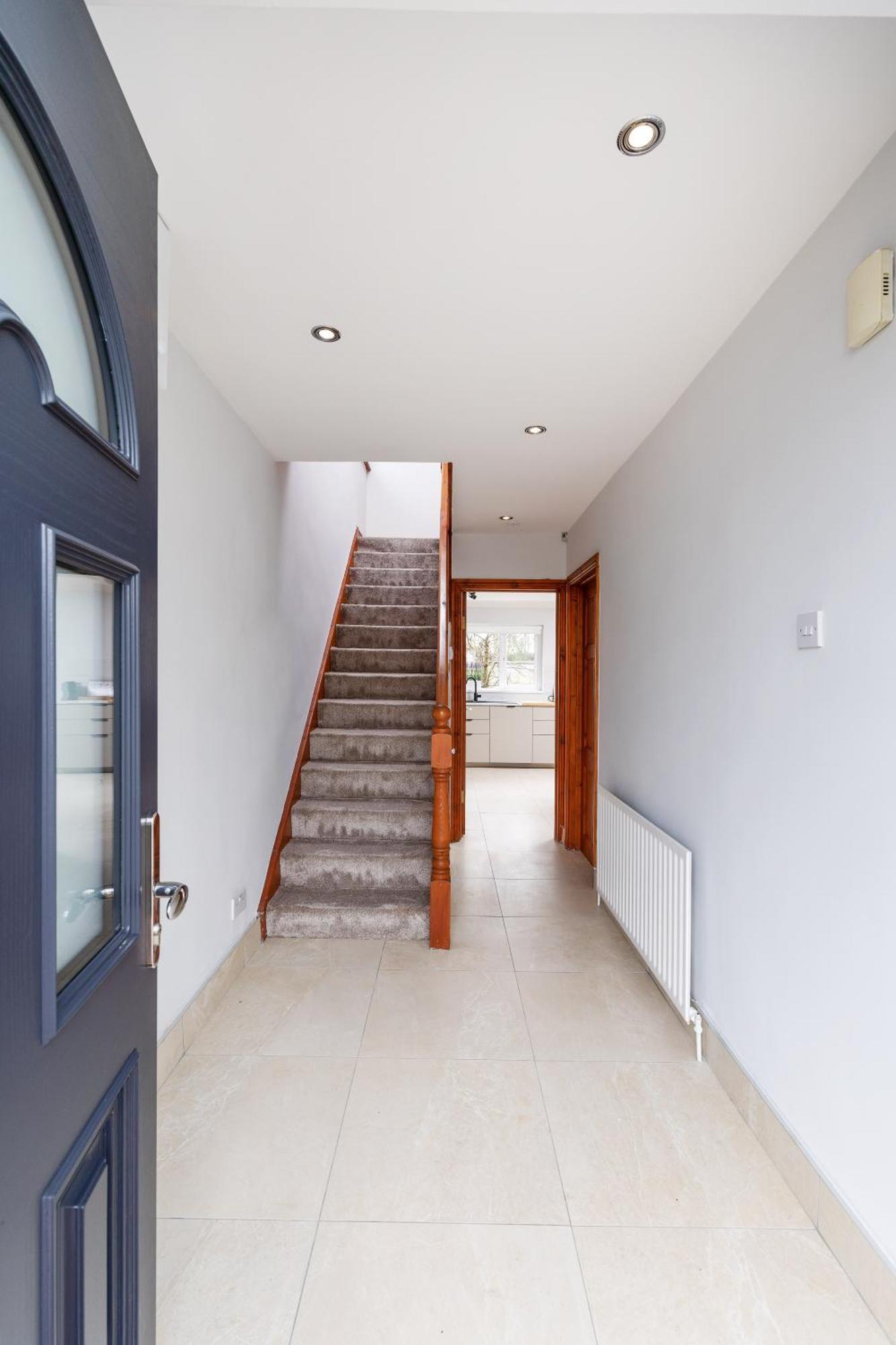 Centre Modern 3 Bedroom House *