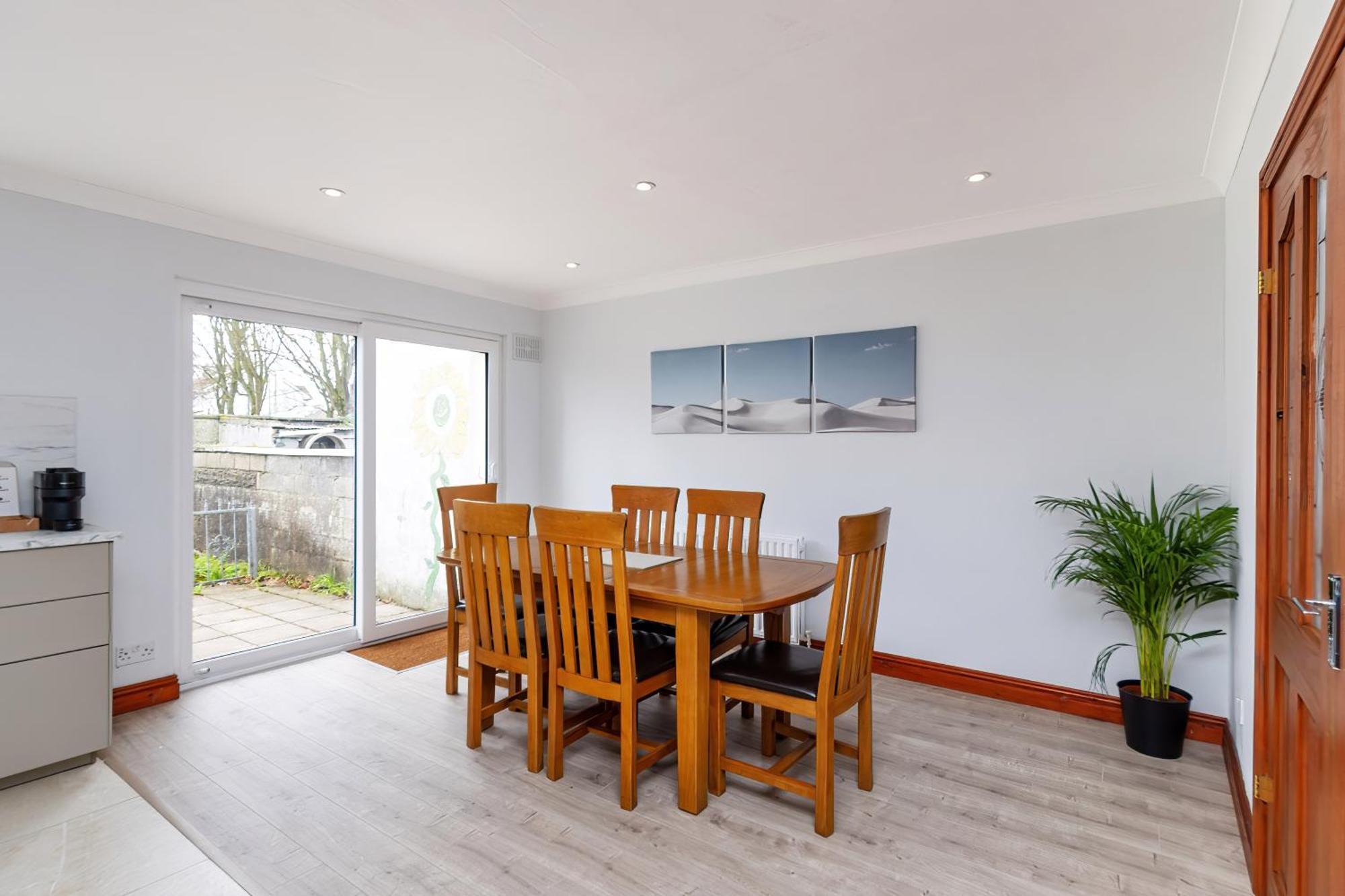 Centre Modern 3 Bedroom House *