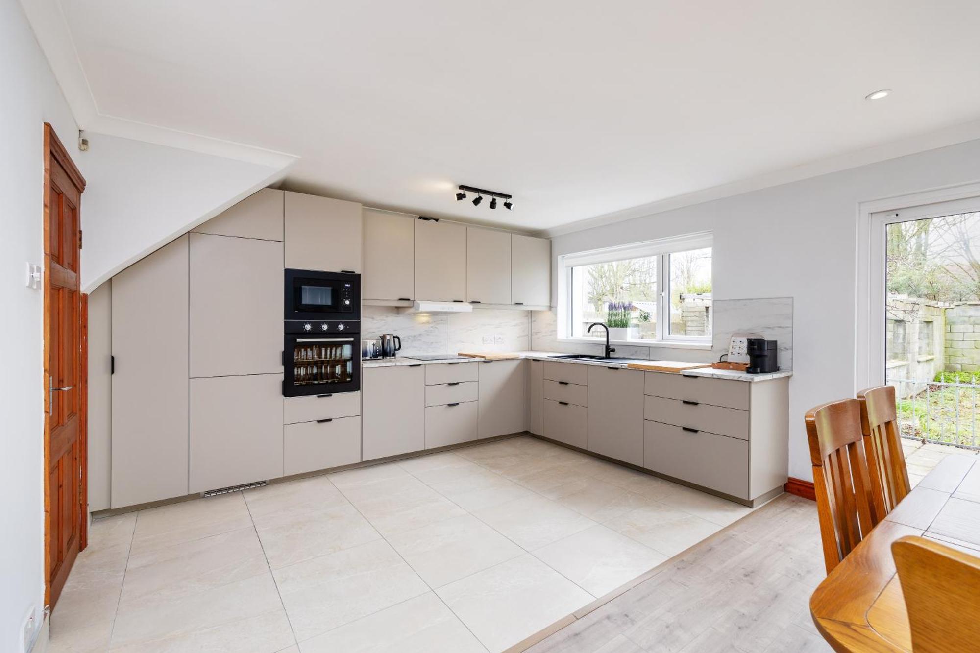 Centre Modern 3 Bedroom House Holiday home