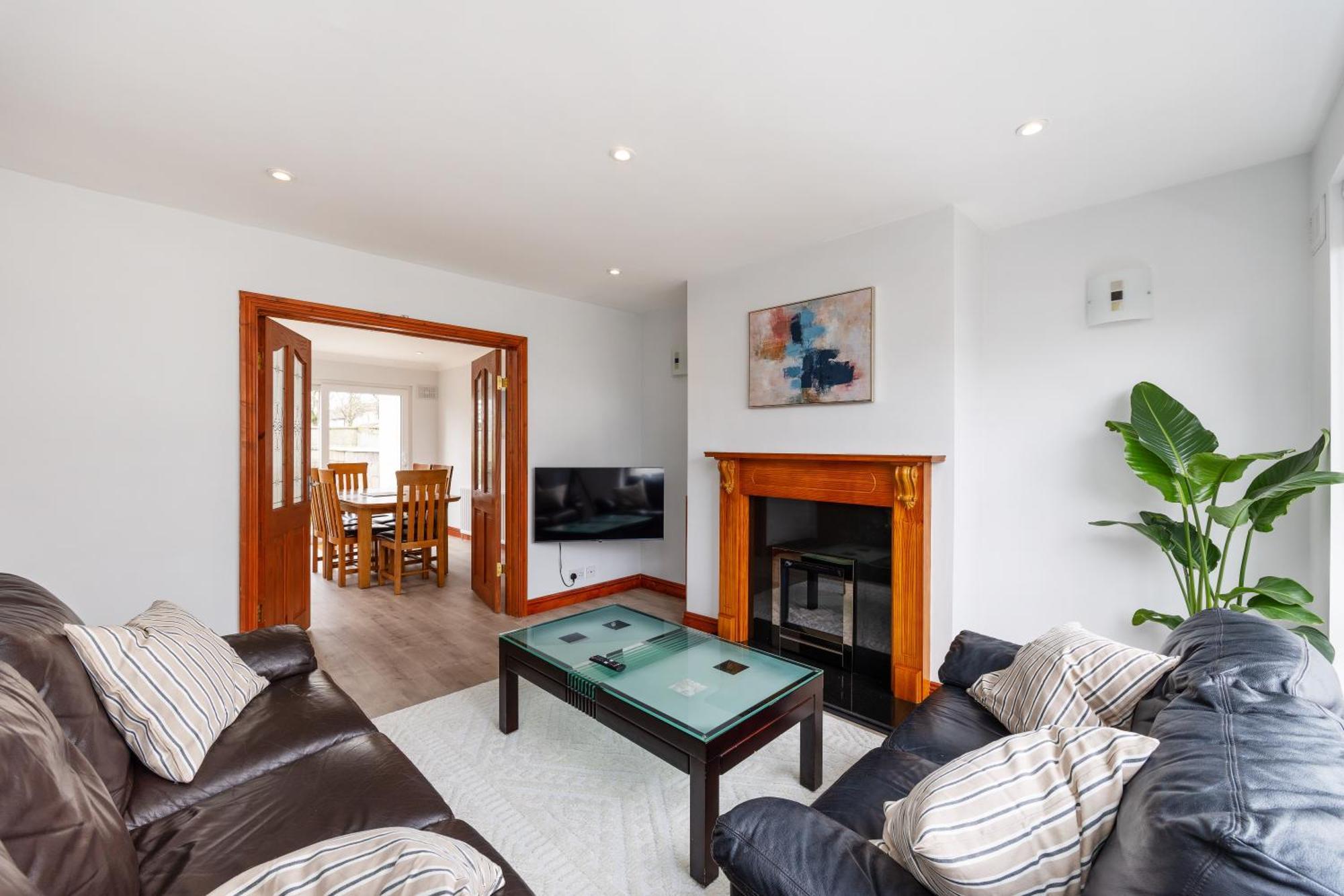 Centre Modern 3 Bedroom House Holiday home *